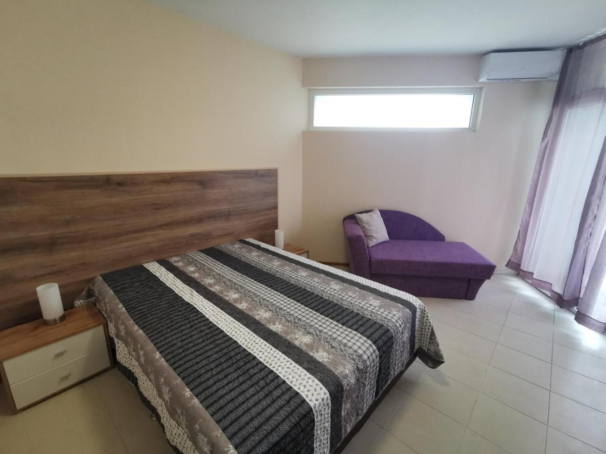 Ferienwohnung Къмпинг Градина - Апартамент С Две Спални В К-С Черноморска Звезда Tschernomorez Exterior foto